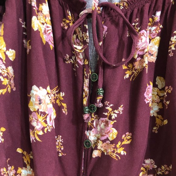 Off  shoulder floral blouse - Picture 2 of 4